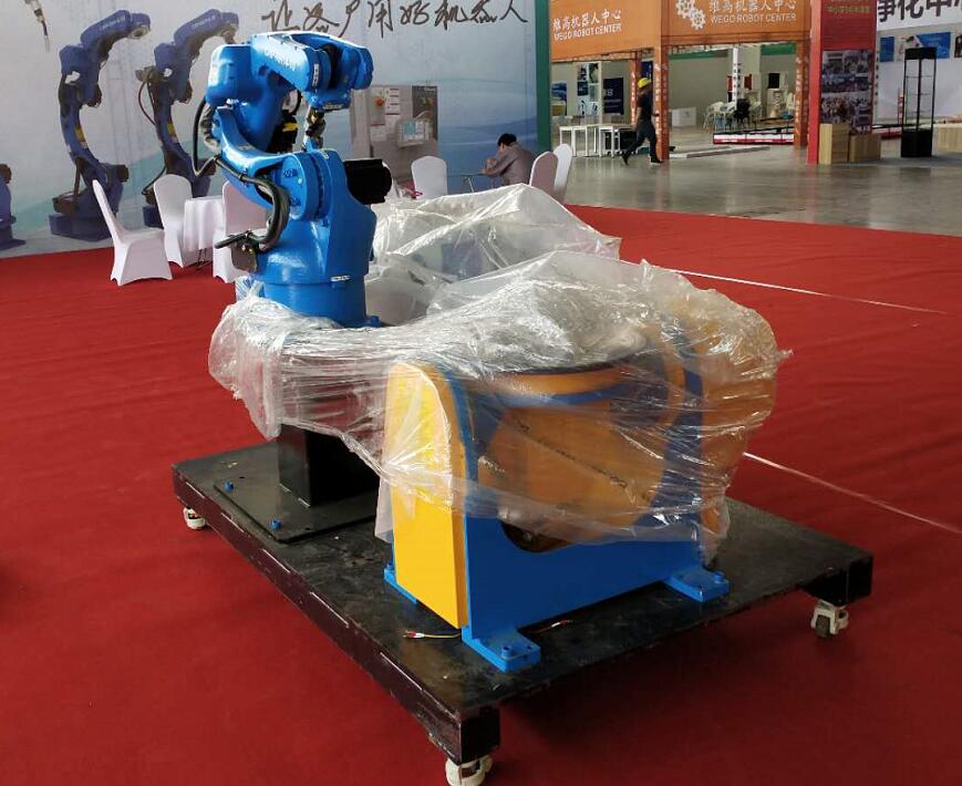 2轴定位器用于焊接机器人(图1)