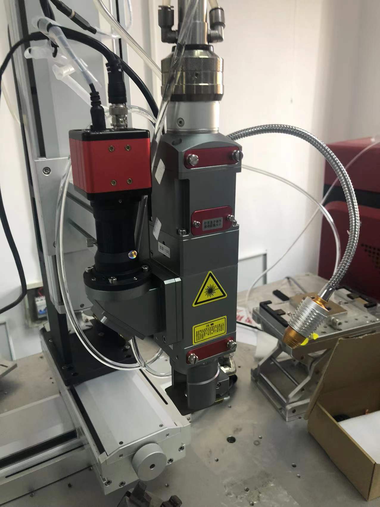 中国顶部自动激光焊接机1500W(图3)